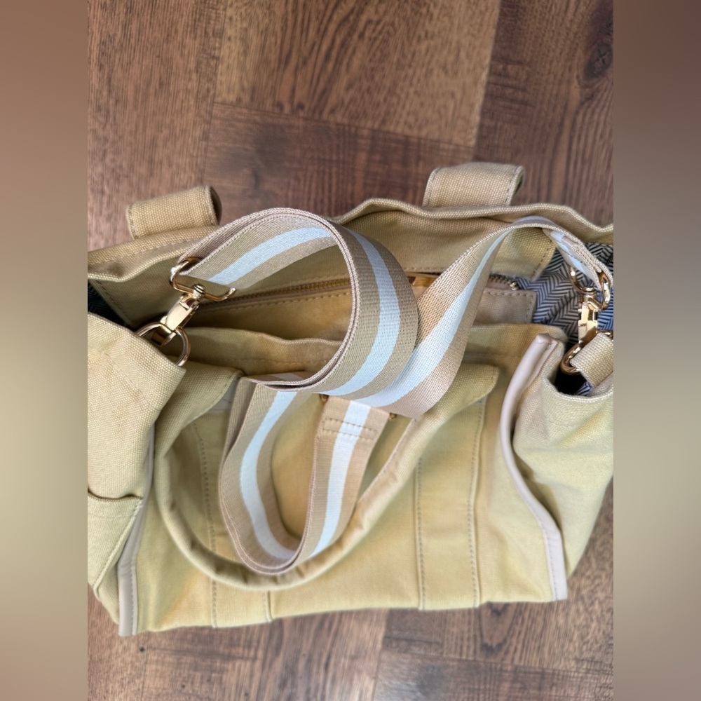 MEEJUNE Beige Tote Bag Adjustable Detachable Strap Zip Closure Inner Pockets